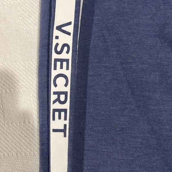 Victoria’s Secret capri leggings - Picture 3 of 6